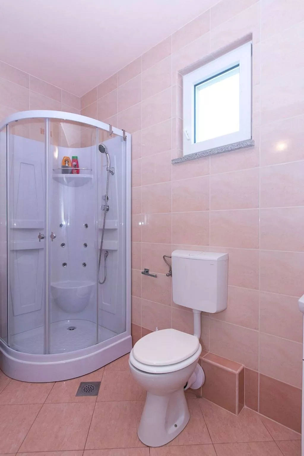 Villa "Sonnenblume" mit eigenem Garten und Grill-Binnen