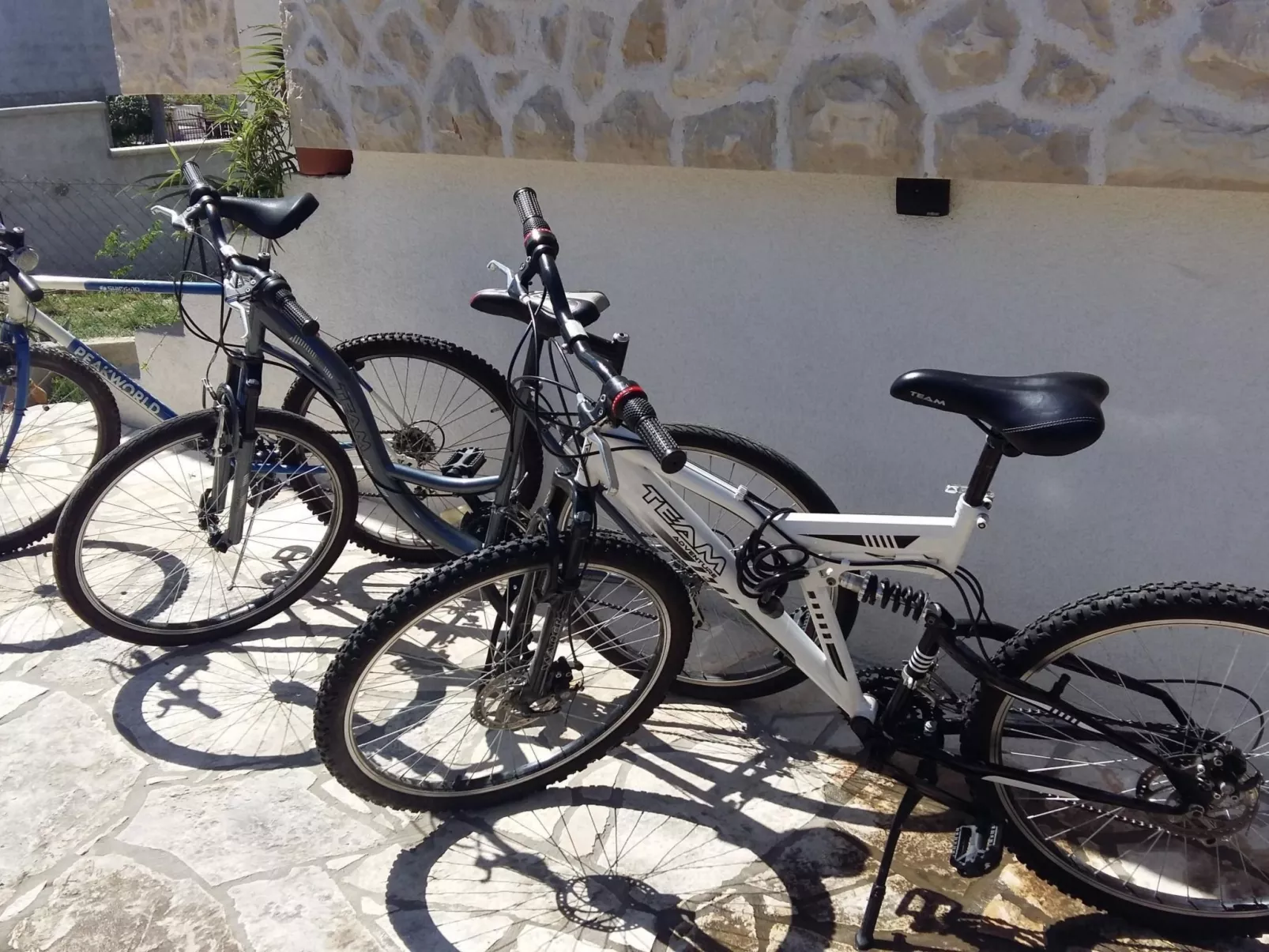 Neu erbautes Apartment mit großem Balkon-Buiten