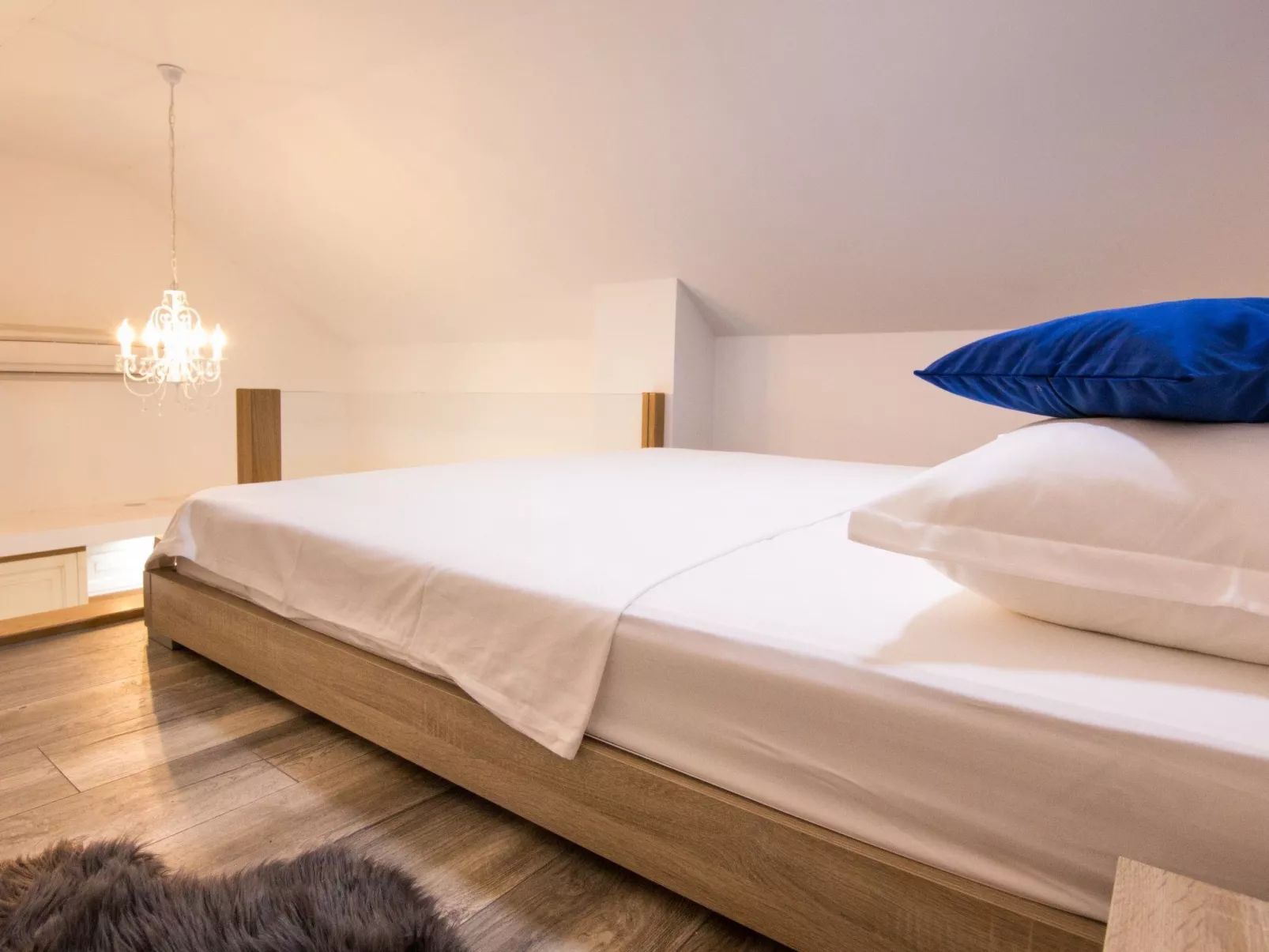 Stipanovi Dvori mit Bergblick-Binnen