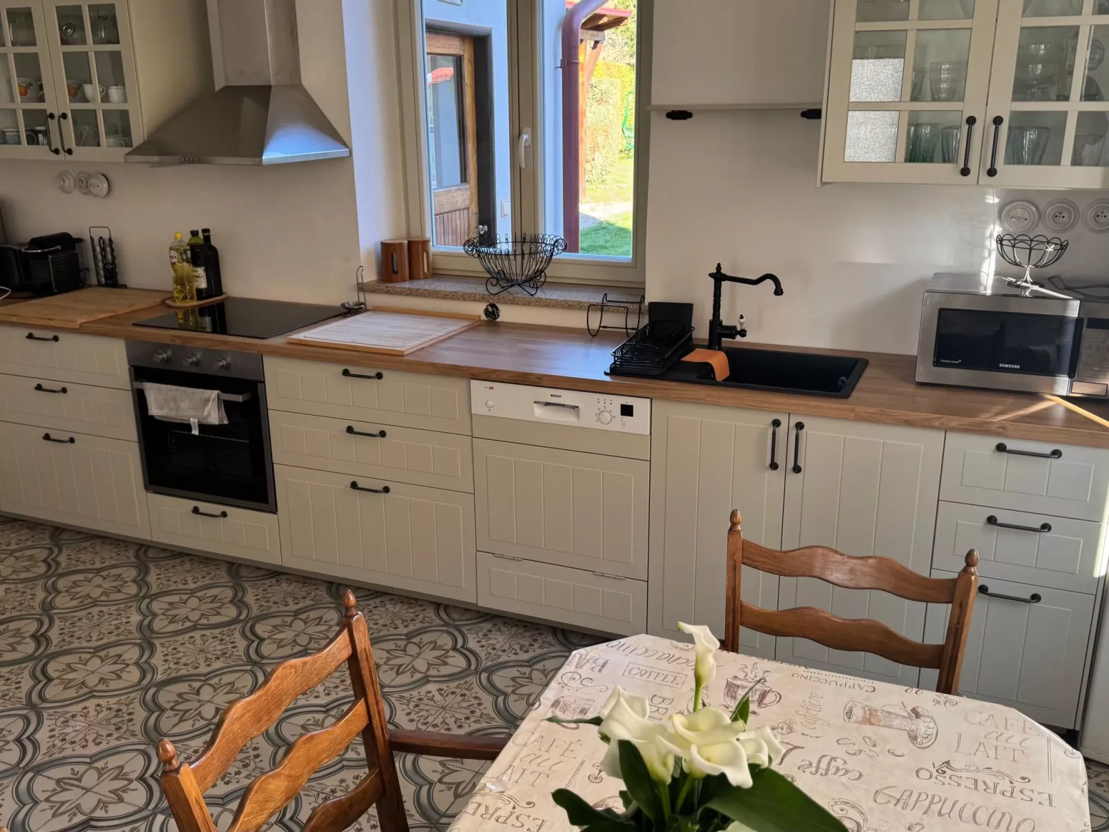 Mit Terrasse - Binnen