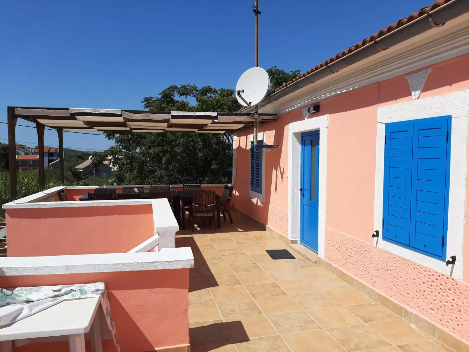 In Dobropoljana mit Freiterrasse-Binnen