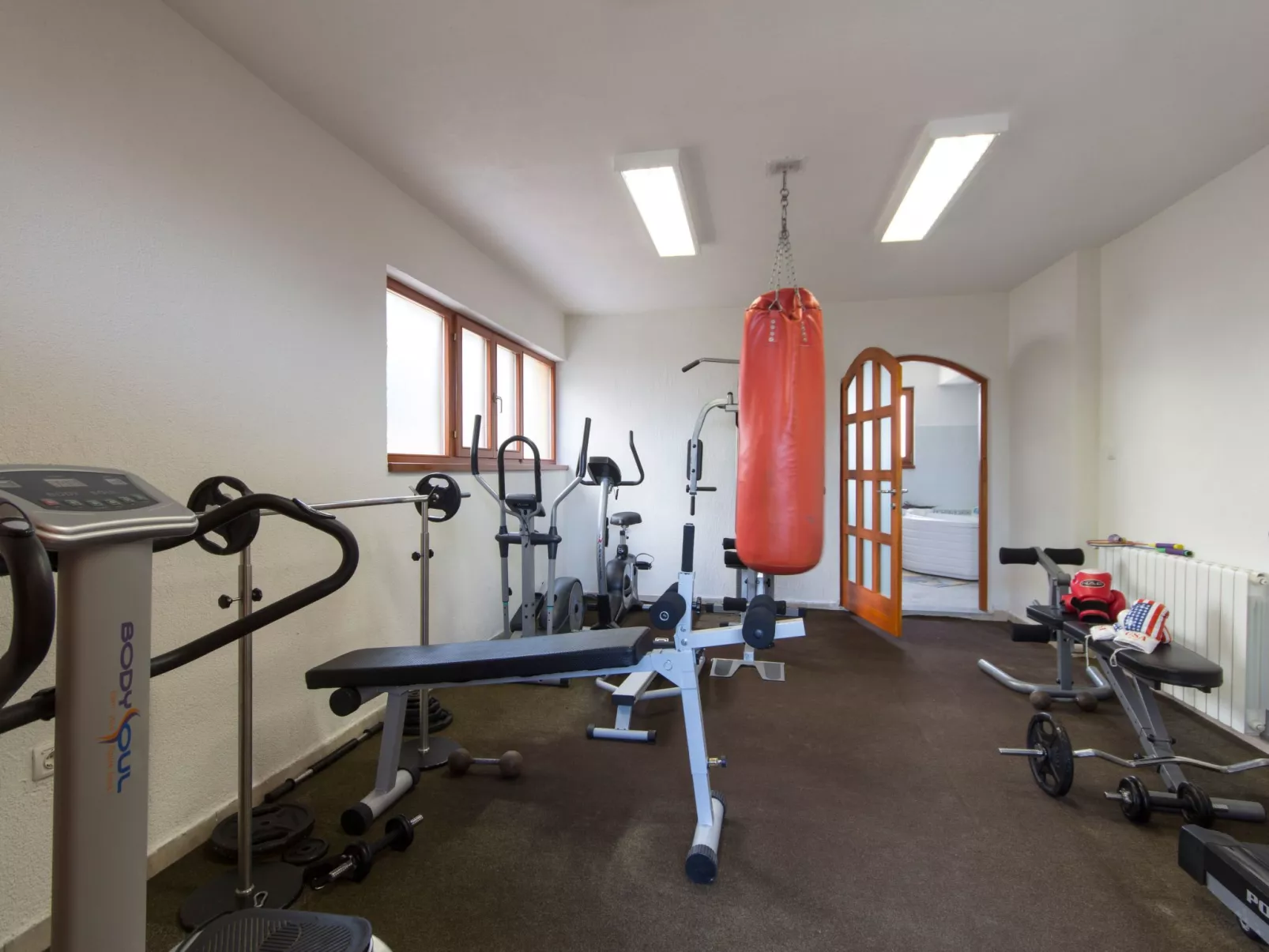 Haus in Vinkuran mit Pool und Bergblick-Binnen