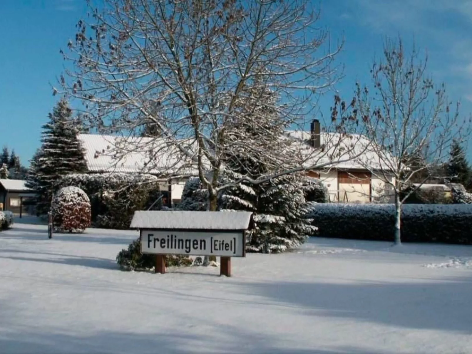 Eifelhäuschen Wald-Buiten