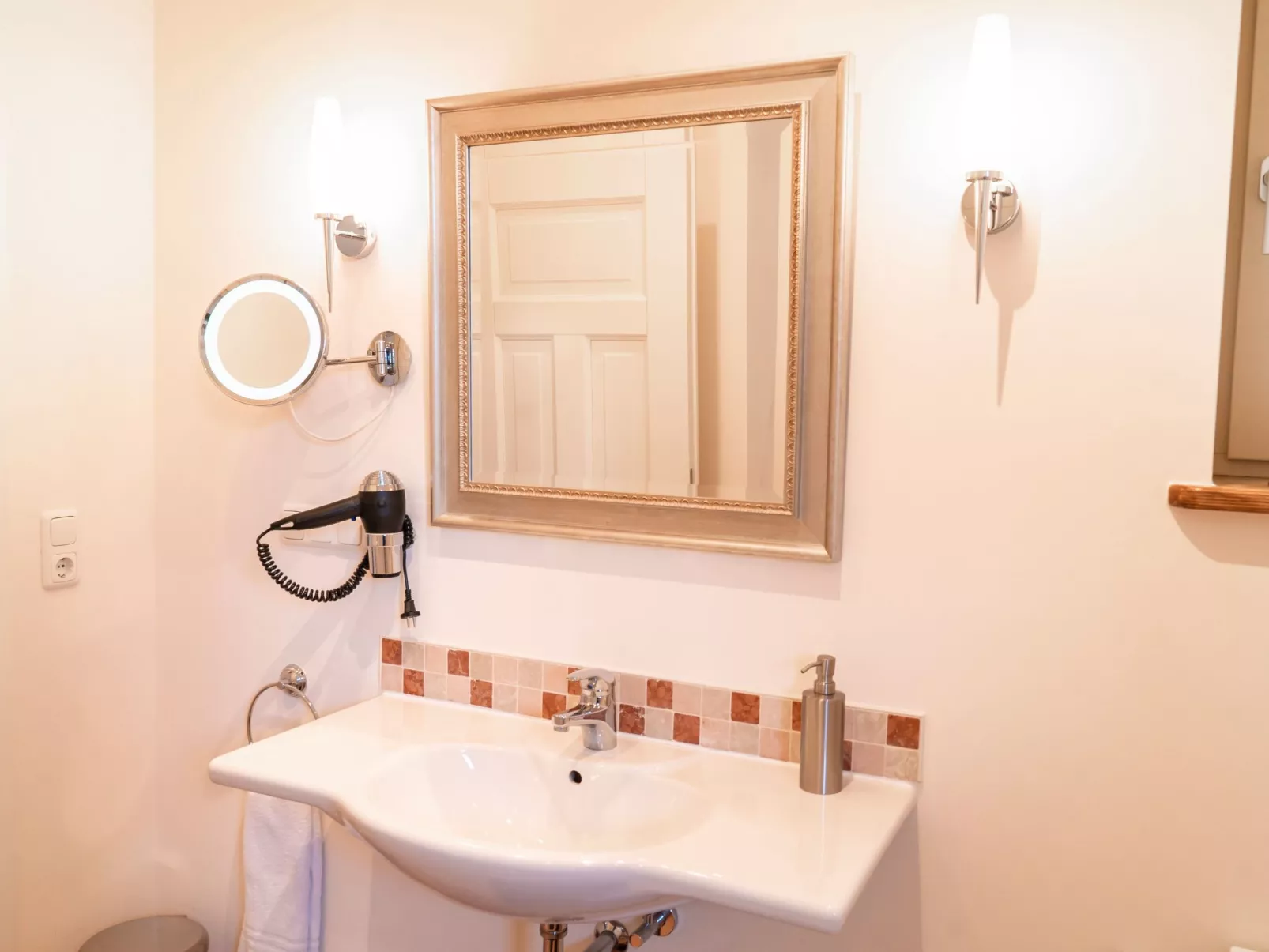 Villa Waldidyll-Binnen