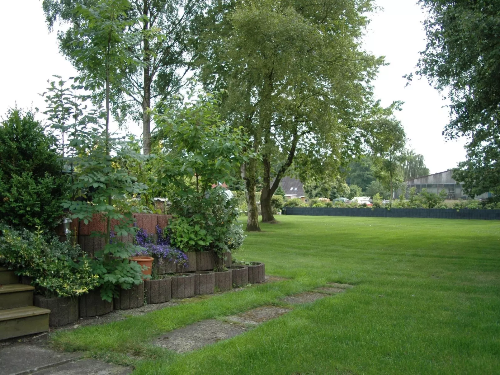 Mit Indoorpool, Garten und Partyraum-Binnen