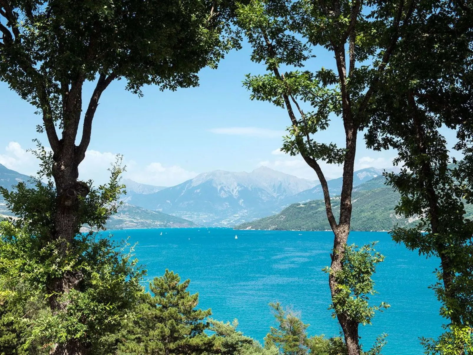 Gemütliches Chalet am Ufer des Sees von Serre-Ponçon-Binnen