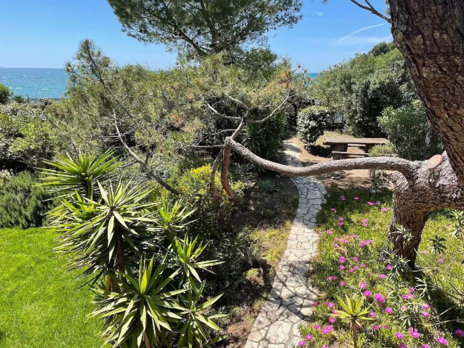 Villa Giacaranda-Binnen