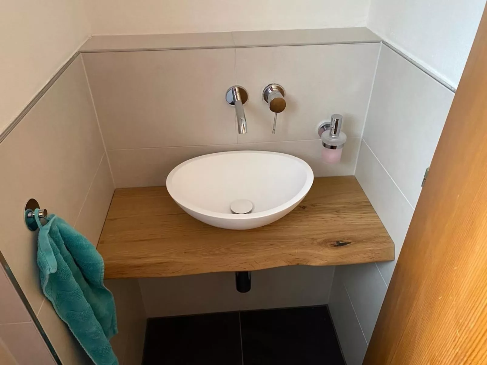 Spring Inn Apartment-Image-tags.info