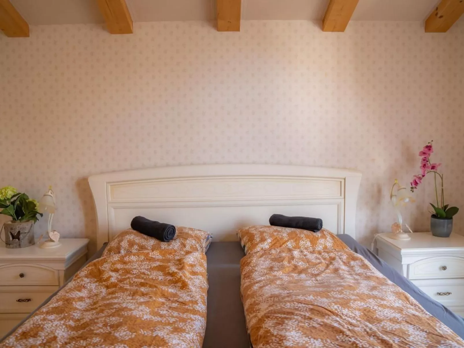 Luxuriöses Chalet - Walensee - Schwimmbad - Sauna-Binnen