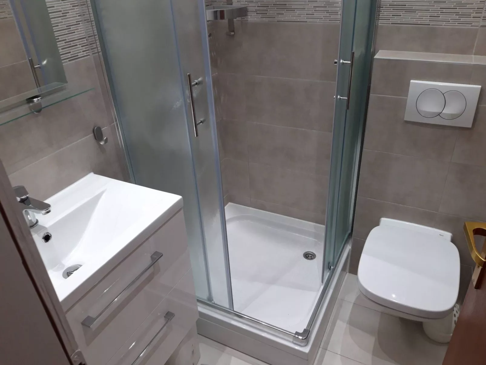 "Violet" mit Swimmingpool-Image-tags.info