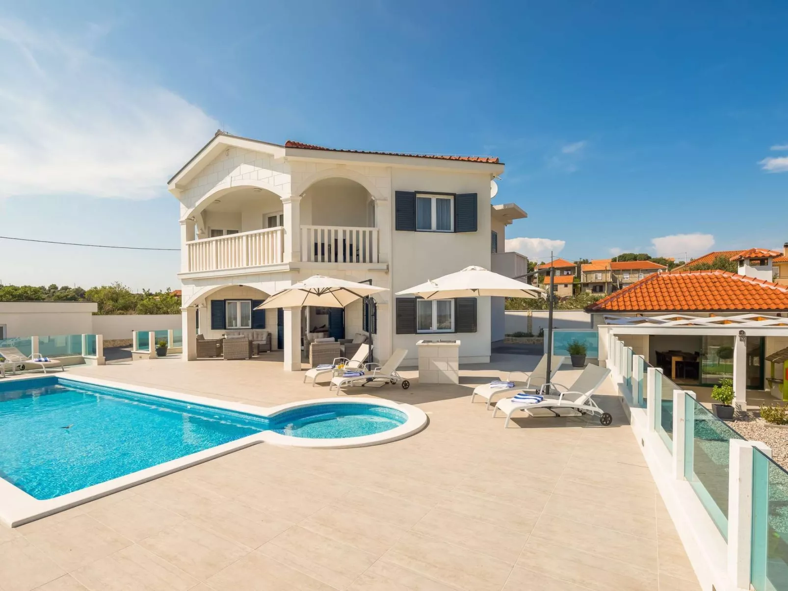 Charmante Villa Ivelja-Binnen