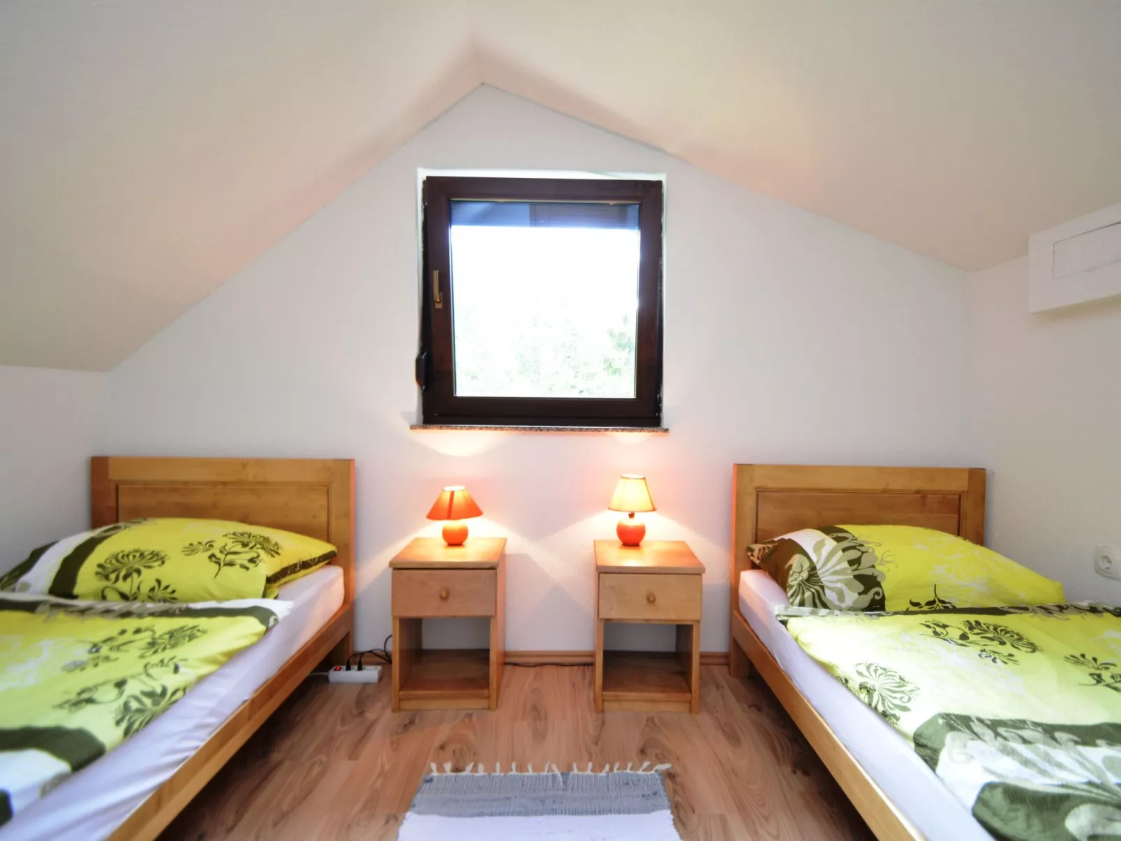 Mit Garten, Grill und Terrasse-Binnen