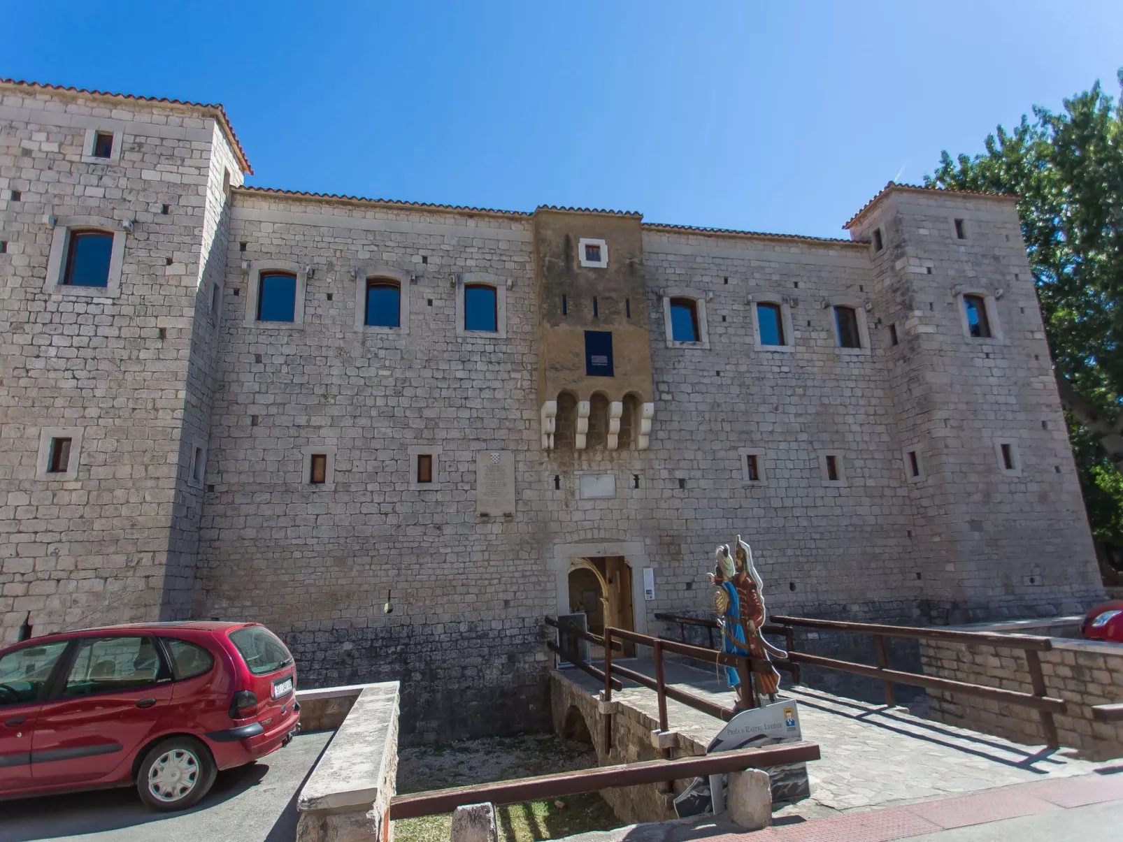 Moderne ap. 2 mit Pool und Grill in der Nähe von Split und Trogir-Buiten