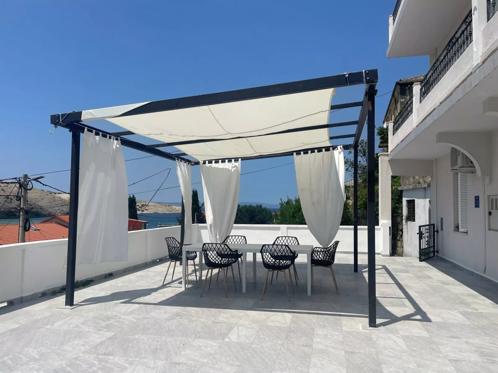 Mit Blick auf das Wasser-Binnen