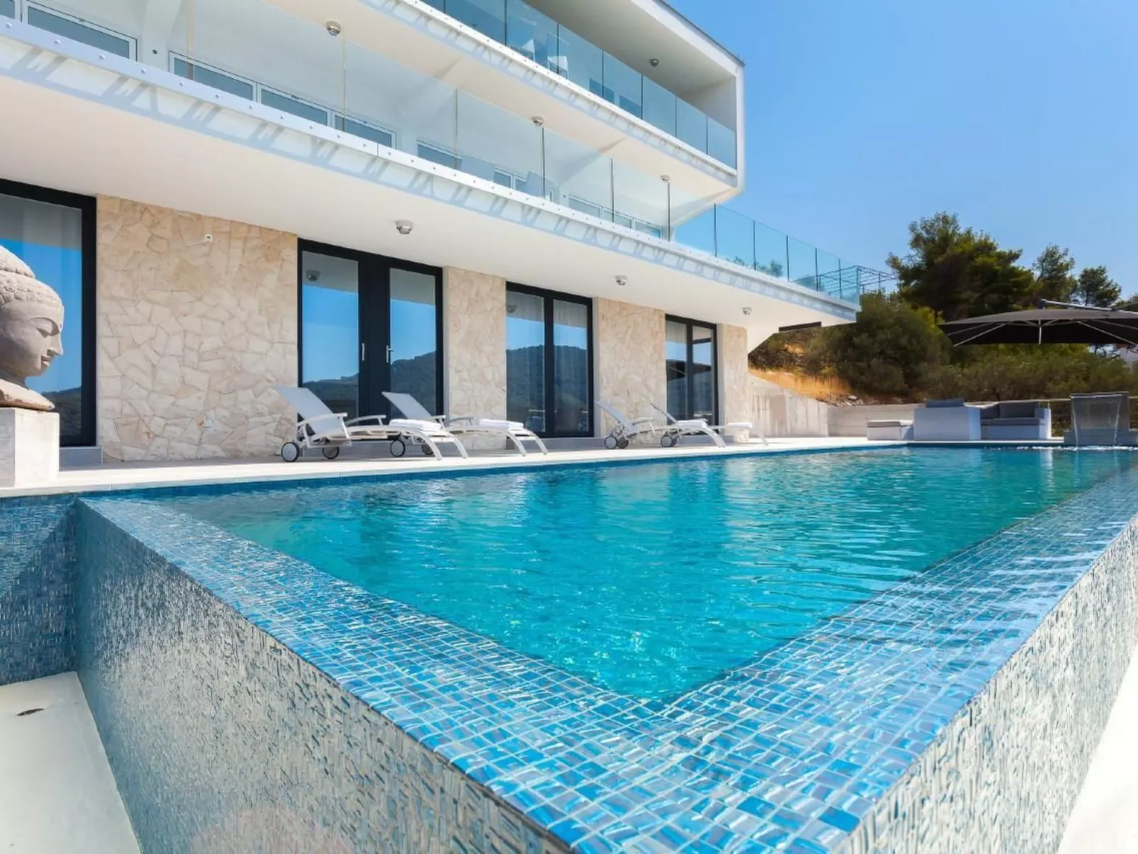 Villa Style and Sea-Image-tags.info