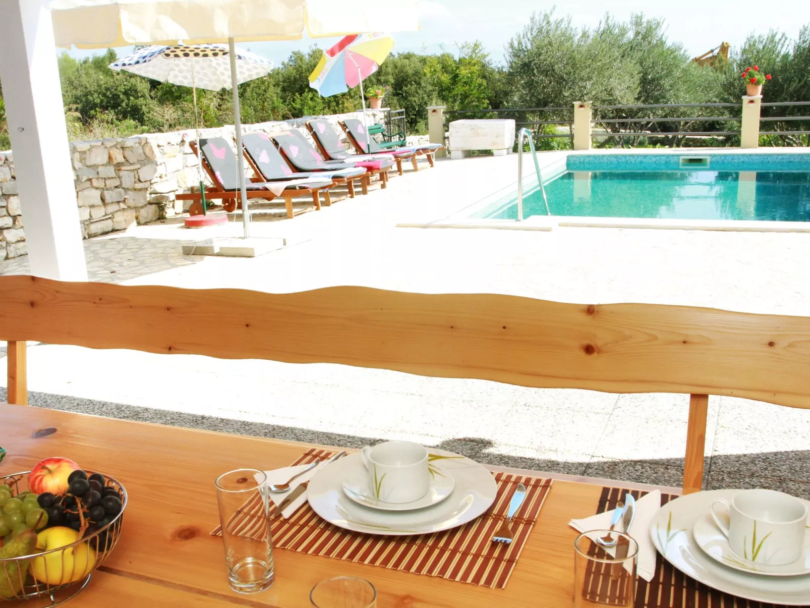 Geräumige Ferienvilla mit Pool und Meerblick-Buiten