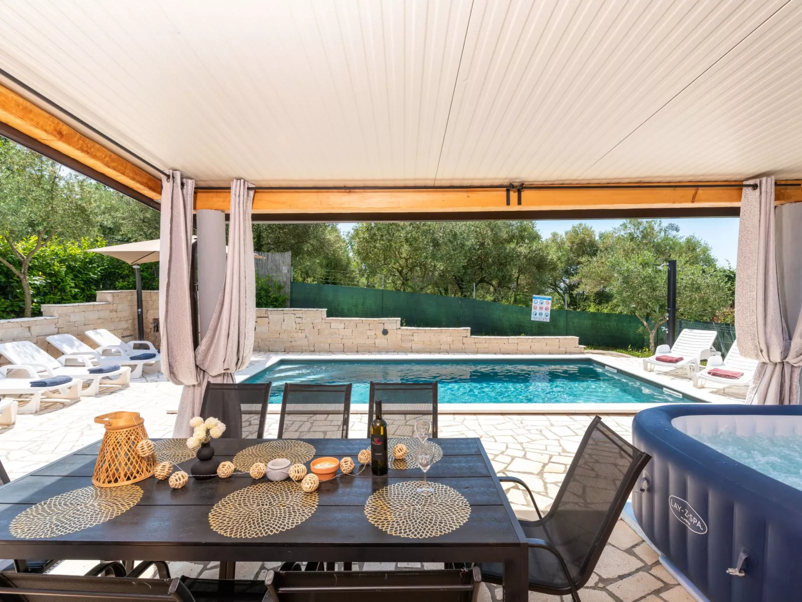 Villa Pendolina mit privatem Pool und Jacuzzi-Binnen