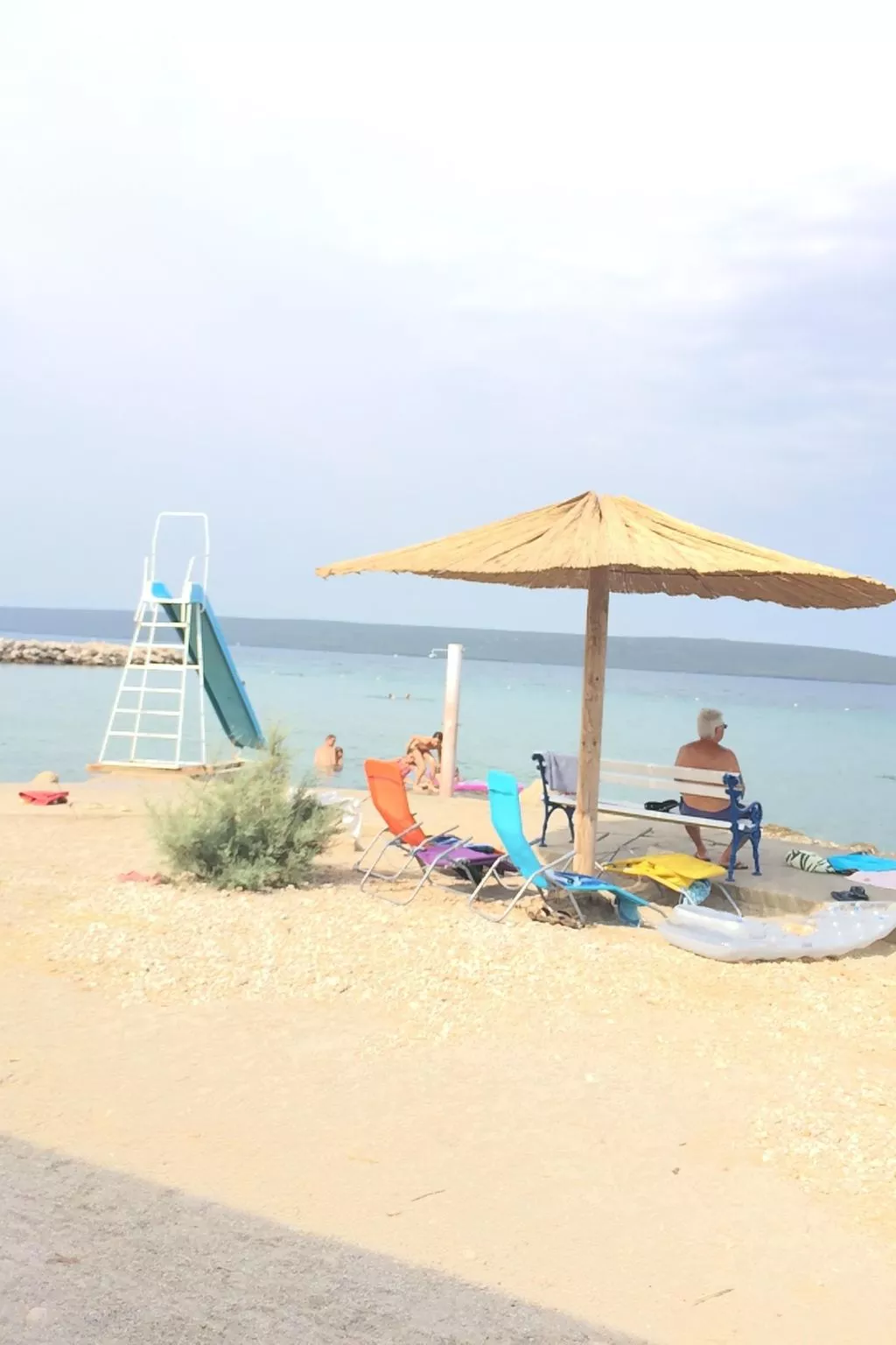 FeWo 2, mit 1. Schlafzimmer für 4. Personen mit Balkon im ersten Obergeschoss g-Buiten