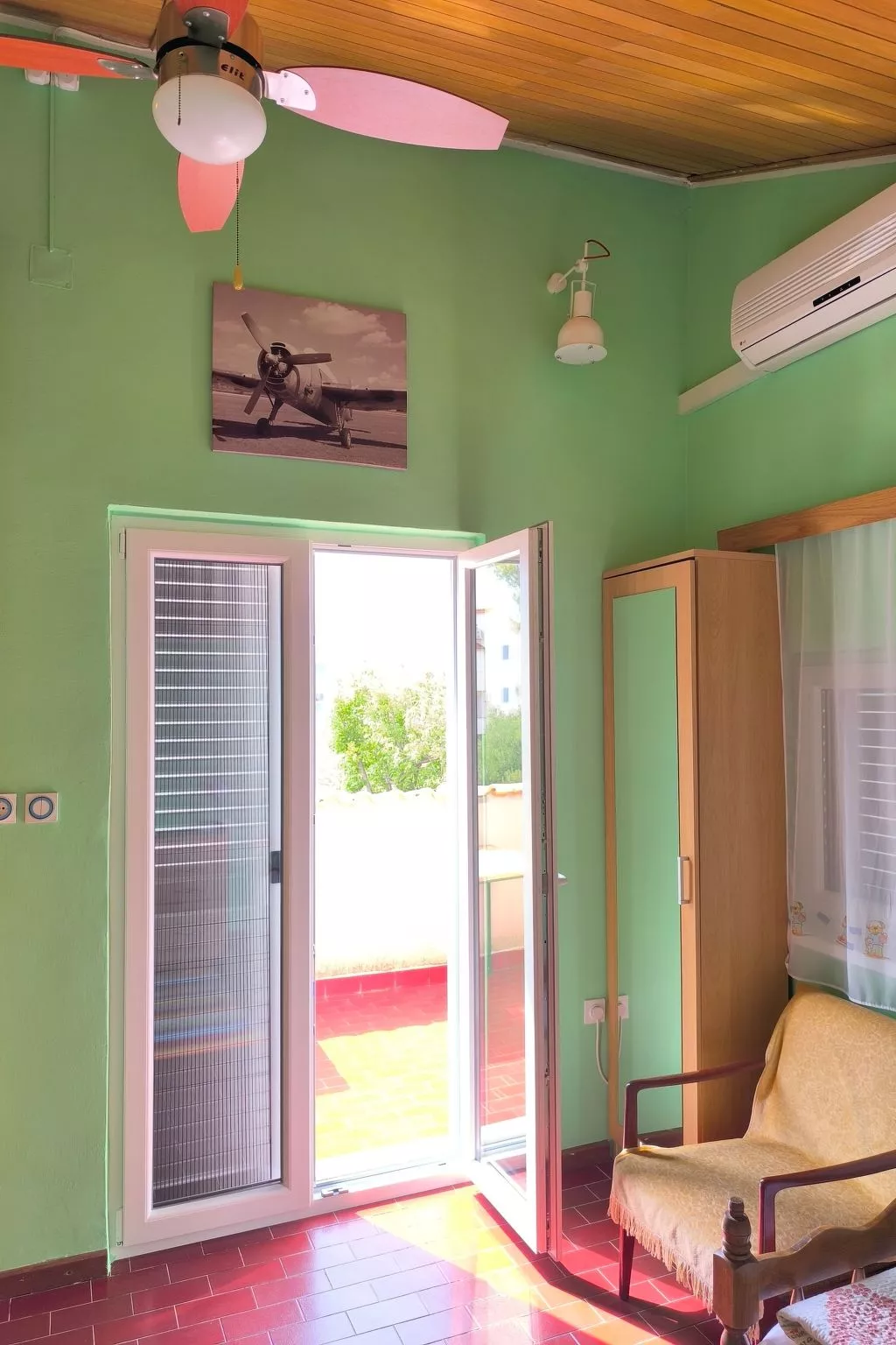 Für 3 Personen  + 1 Kind ca. 68 m&sup2; in Žaboric, Dalmatien (Gespanschaft Sib-Binnen