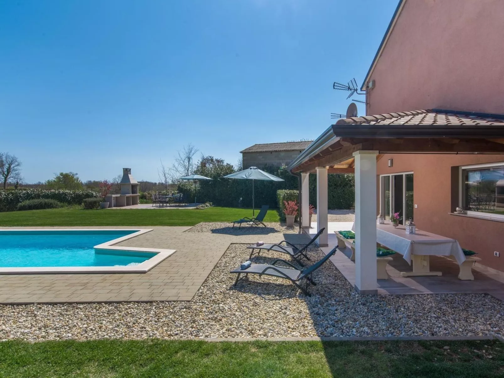 Ferienvilla "Villa Perhat" mit eigenem Pool-Buiten