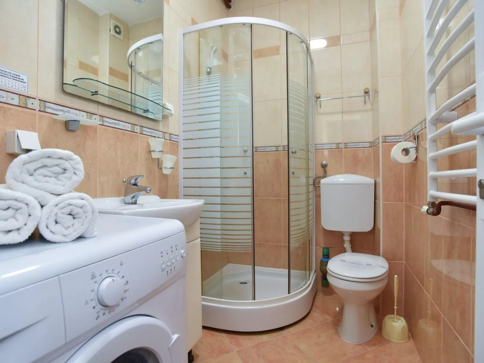 Studio für 4 Personen-Image-tags.info