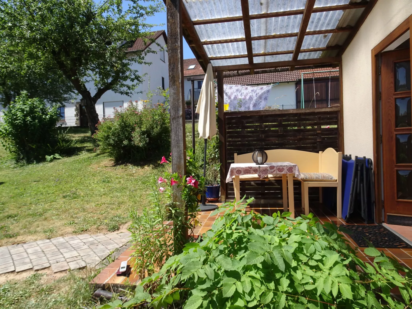 Kleines Ferienhaus mit Garten und Grill in Garitz-Image-tags.info