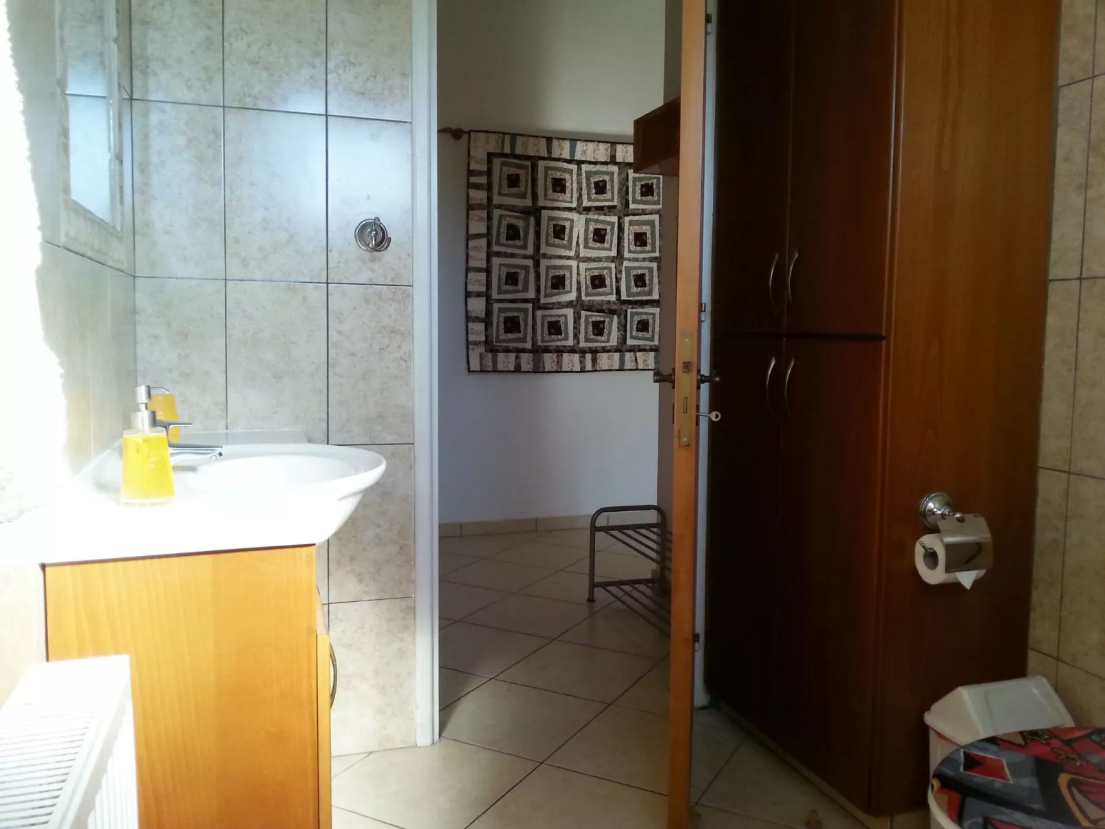 Für fünf Personen mit Balkon-Binnen