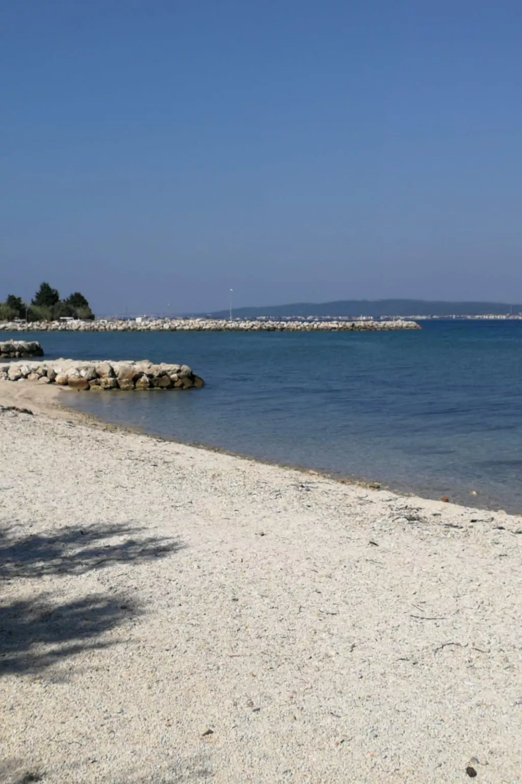 Für vier Personen mit Balkon im ersten Obergeschoss gelegen-Buiten