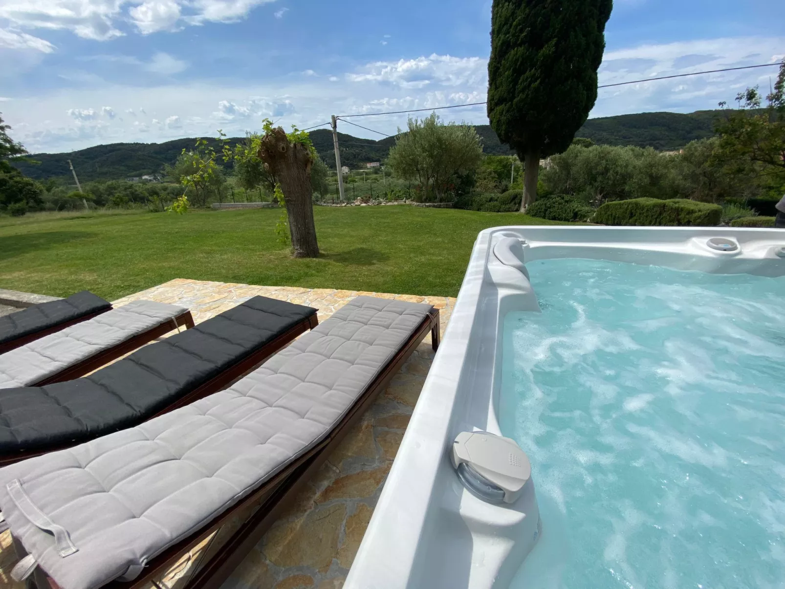 Tolles Ferienhaus in Supetarska Draga mit Garten-Binnen