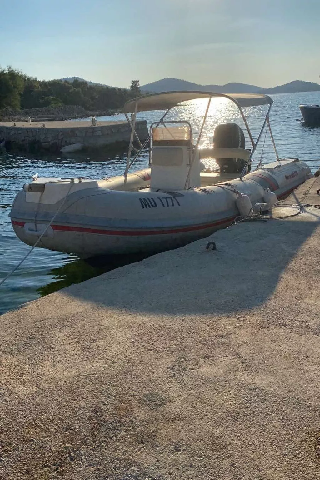 Strandhaus Hela - Ferienanlage Bain, Žut - Kornati-Binnen