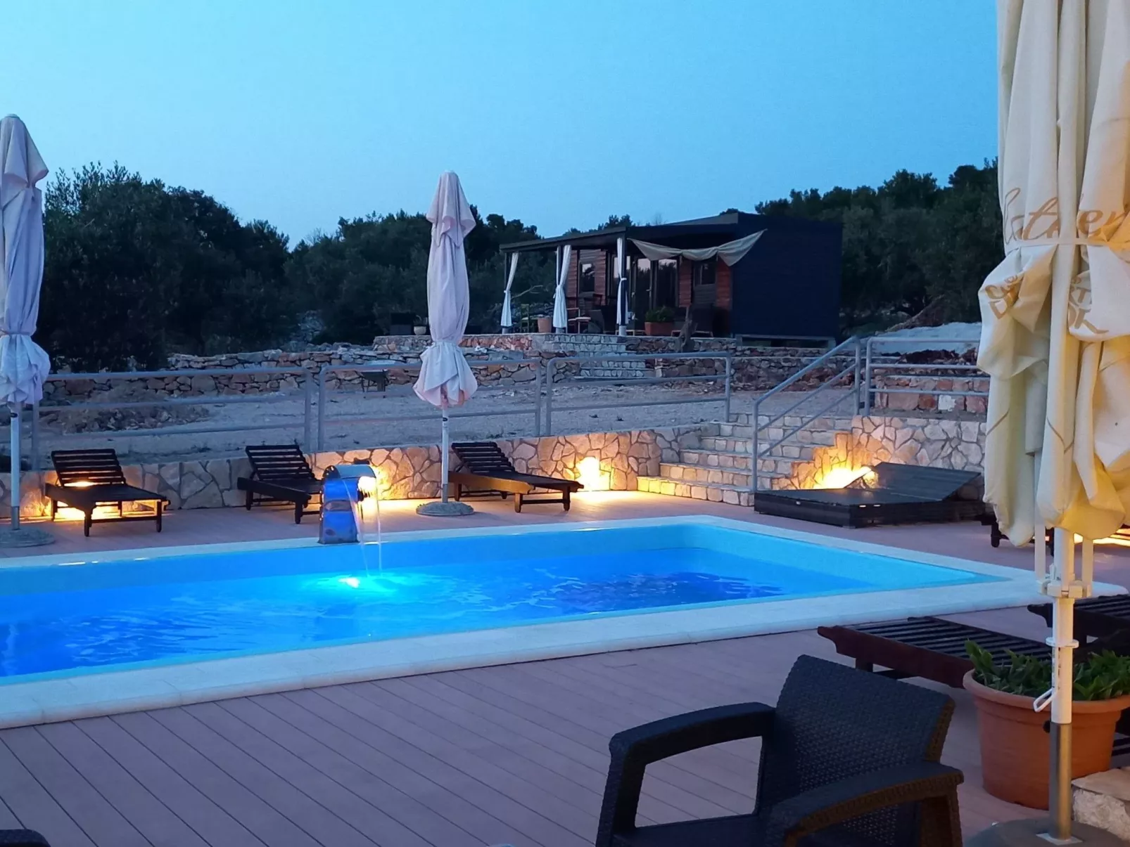 Strandhaus Sofia - Ferienanlage Bain, Žut - Kornati-Binnen