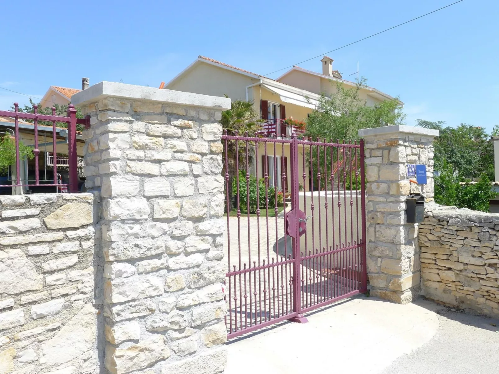 LacoDeLama mini resort - Wohnung Marta mit Pool-Image-tags.info