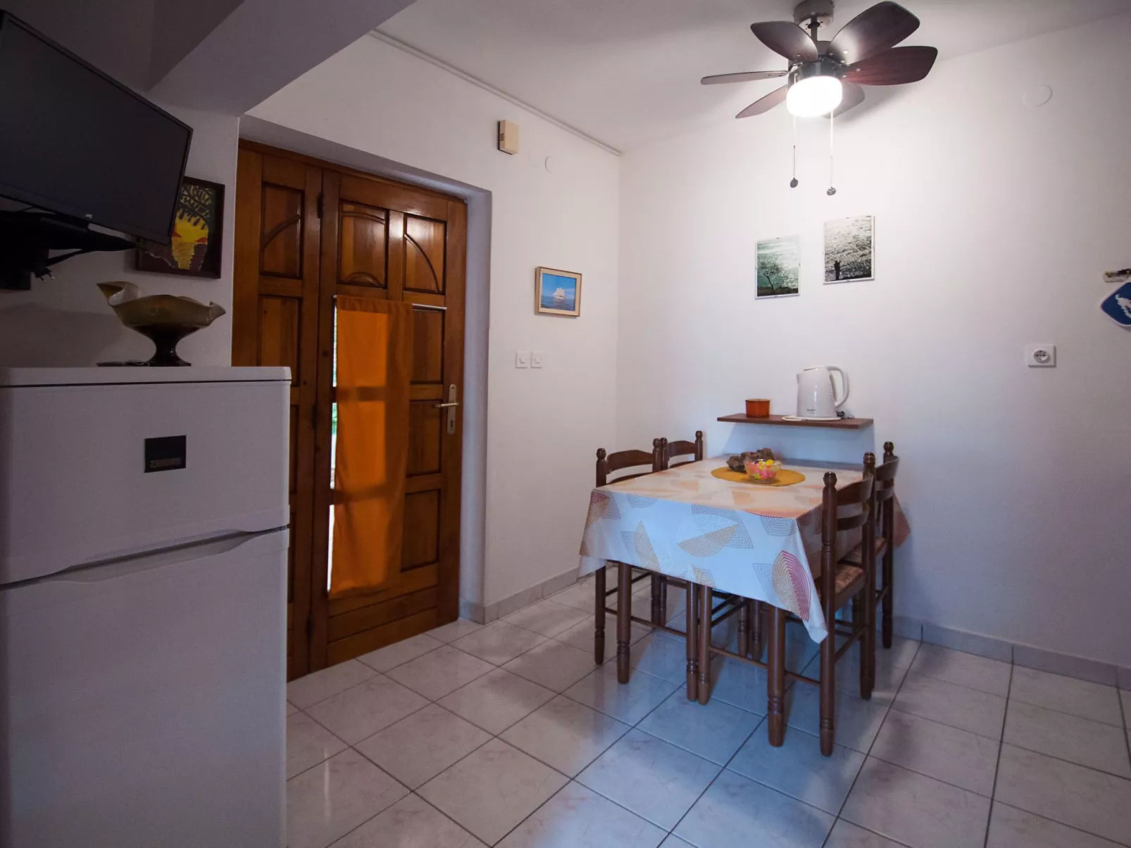 "Adria Parkside" mit Terrasse-Binnen