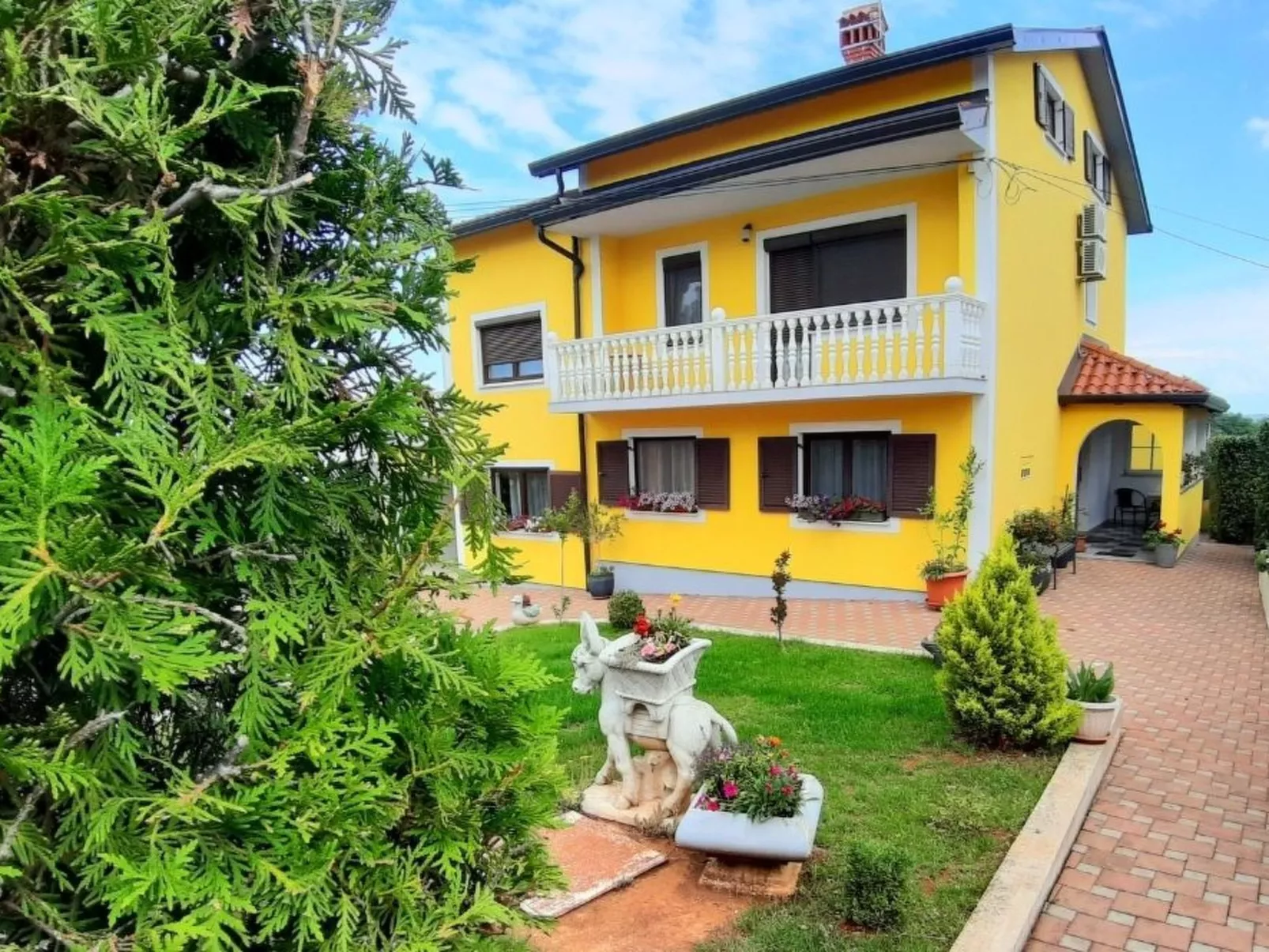 Mit beheiztem Pool-Buiten