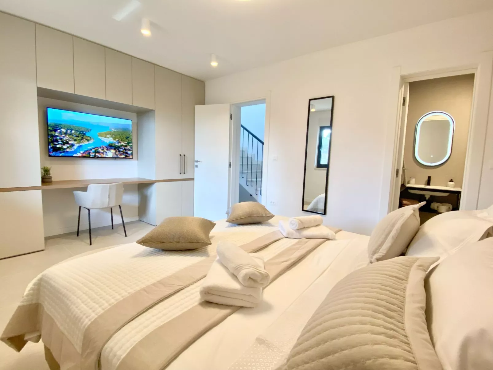 Villa mit beheiztem Infinity-Pool und Massagedüsen-Binnen