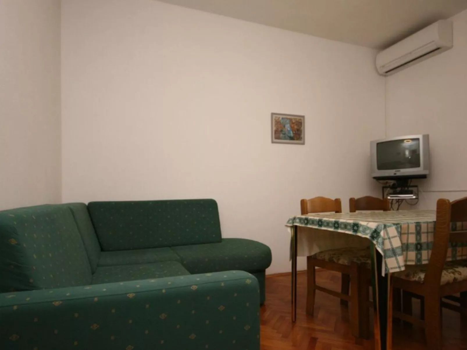 Wohnung "Blažević 2" direkt am Strand-Binnen