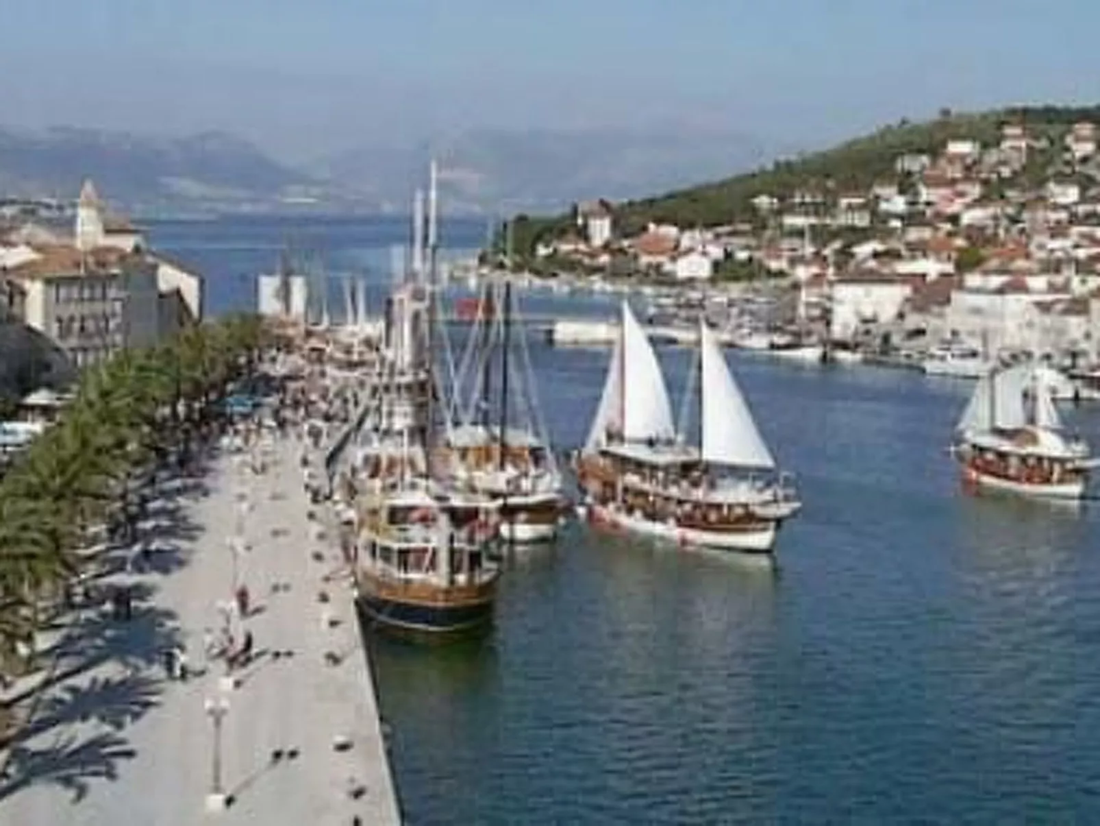 Appartment mit Pool und Whirlpool, Okrug Gornji-Buiten