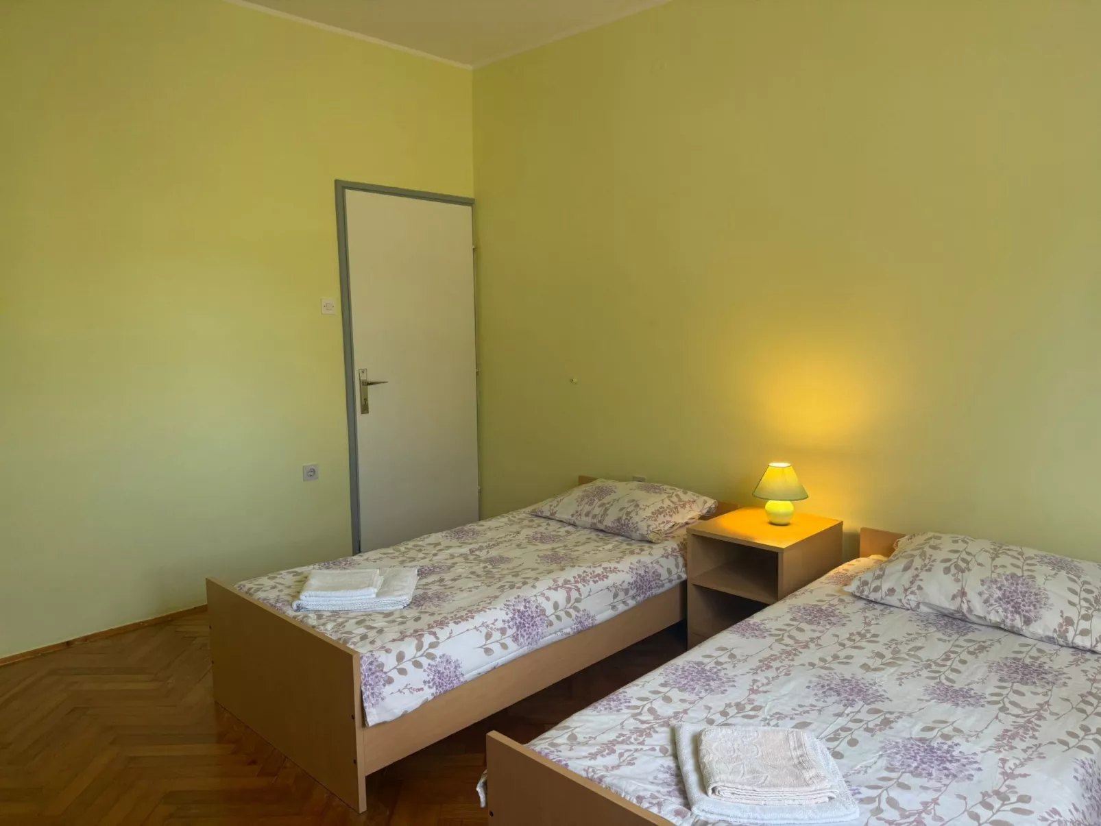 Appartement mit überdachter Terrasse-Binnen