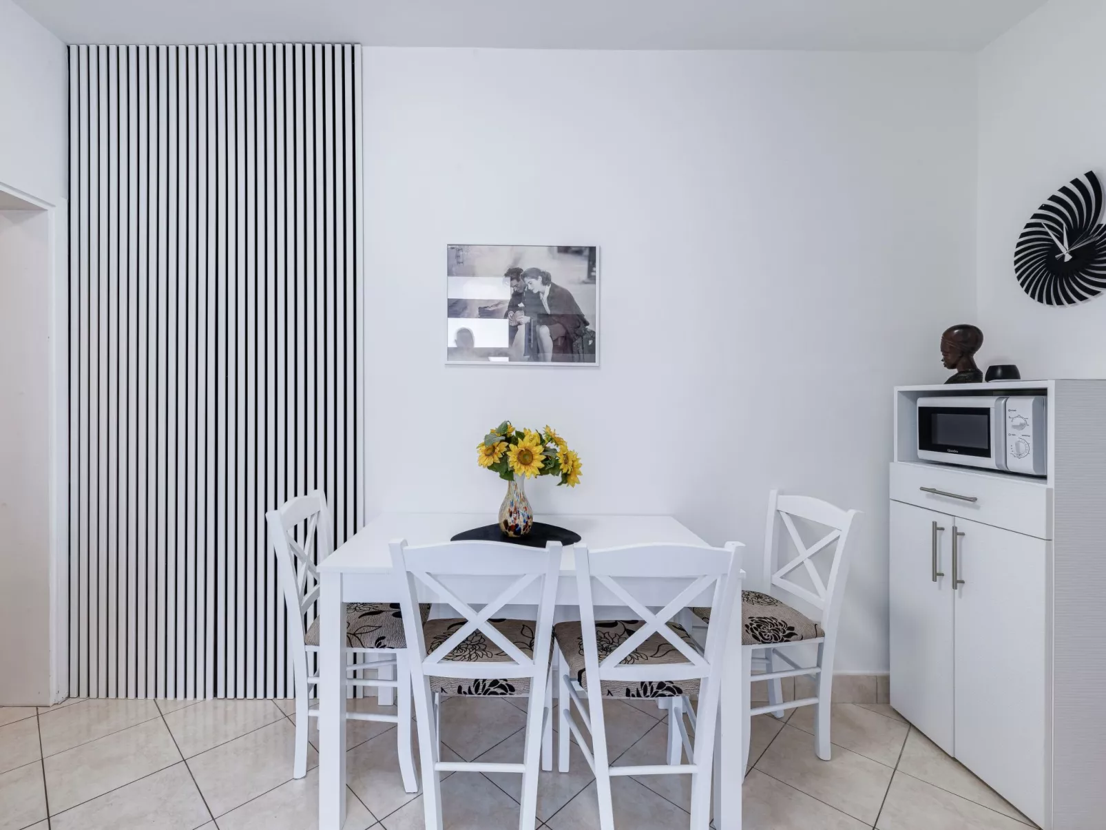 Ivona mit Terrasse und Außendusche-Binnen