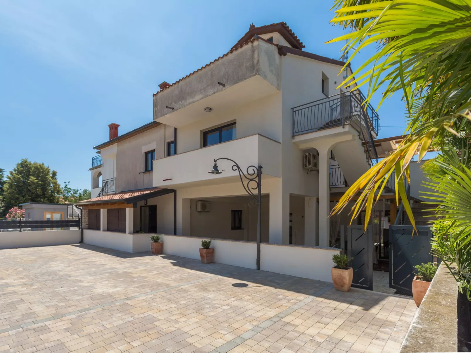 Residence Radovan 1-Image-tags.info