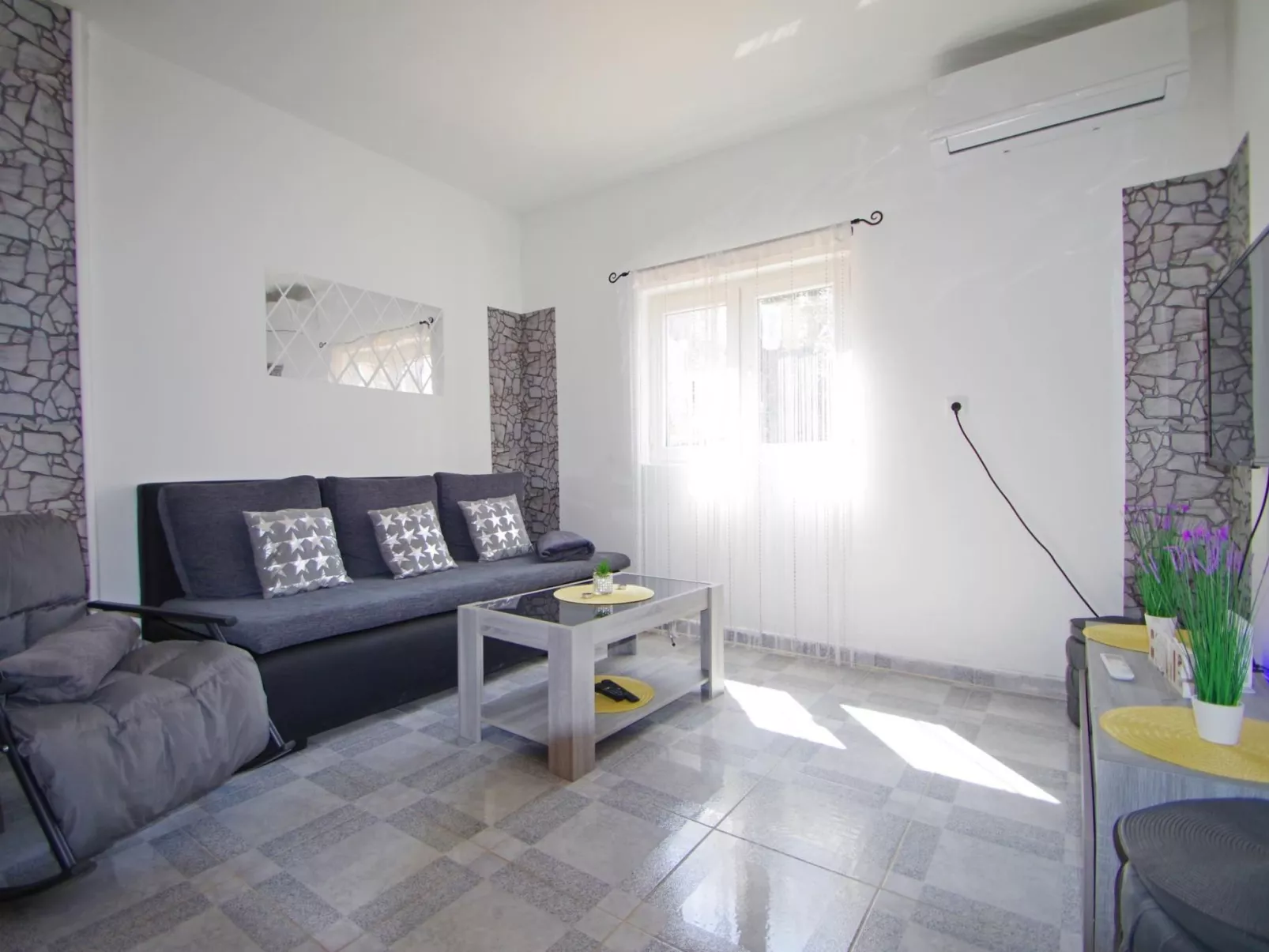 Nahe Pula Zentrum, Marija-Binnen