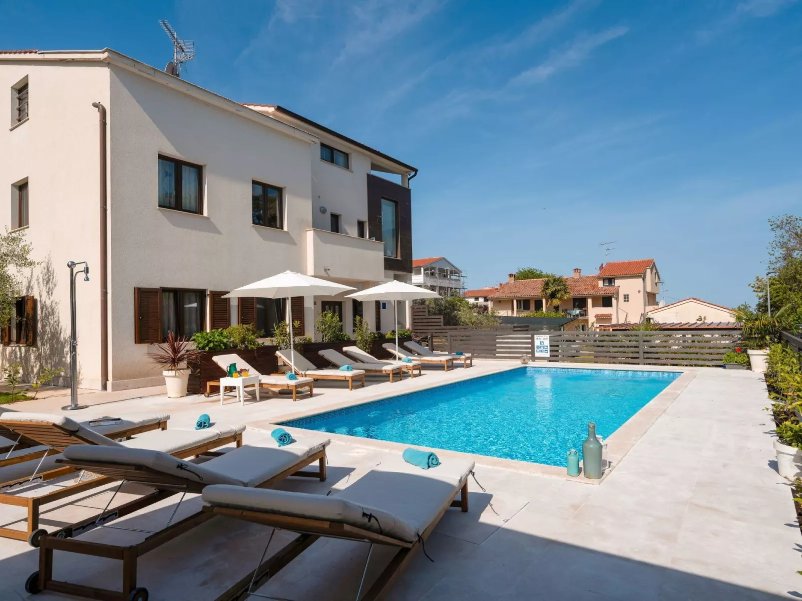 Schönes Appartement Mala 4 mit Pool-Buiten