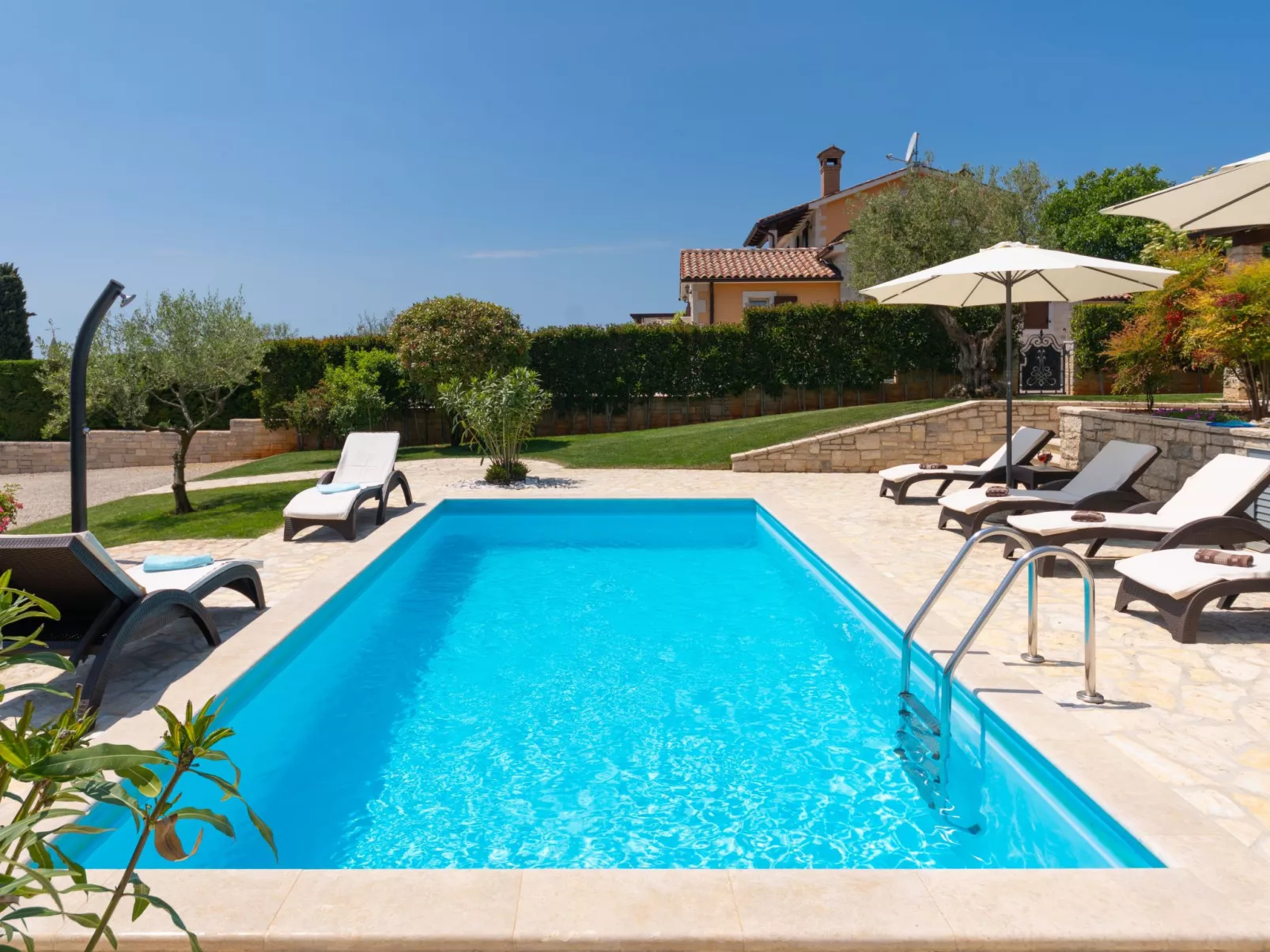 Landhaus Villa Casa Danijel mit Pool und Meerblick-Buiten