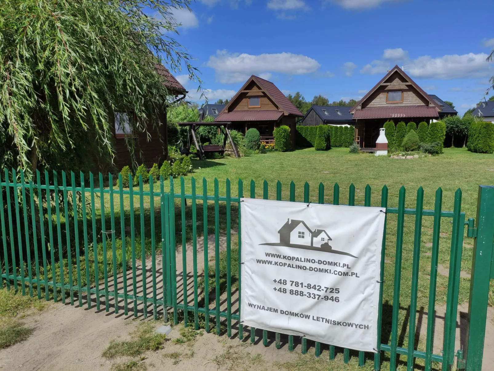 Modernes Ferienhaus in Biebrowo mit Grill, Garten und Terrasse-Buiten