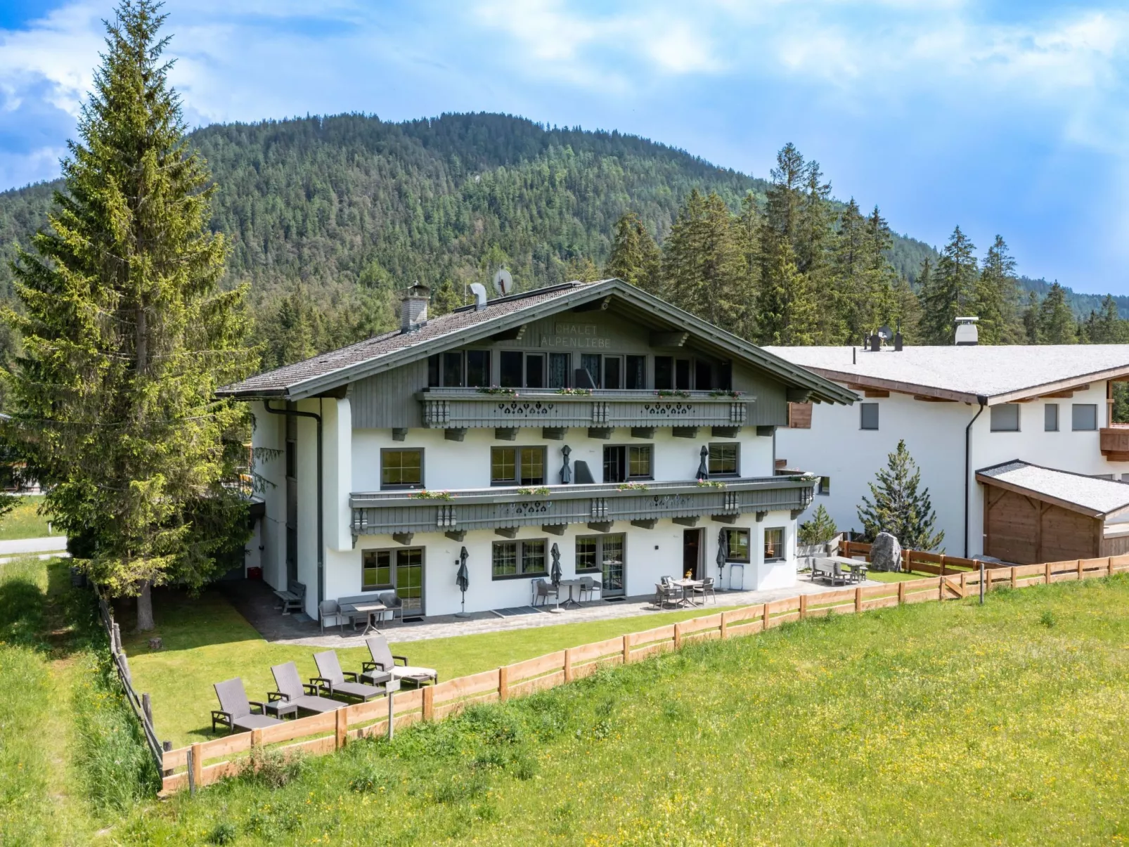 Appartement "Glücksmomente"-Buiten