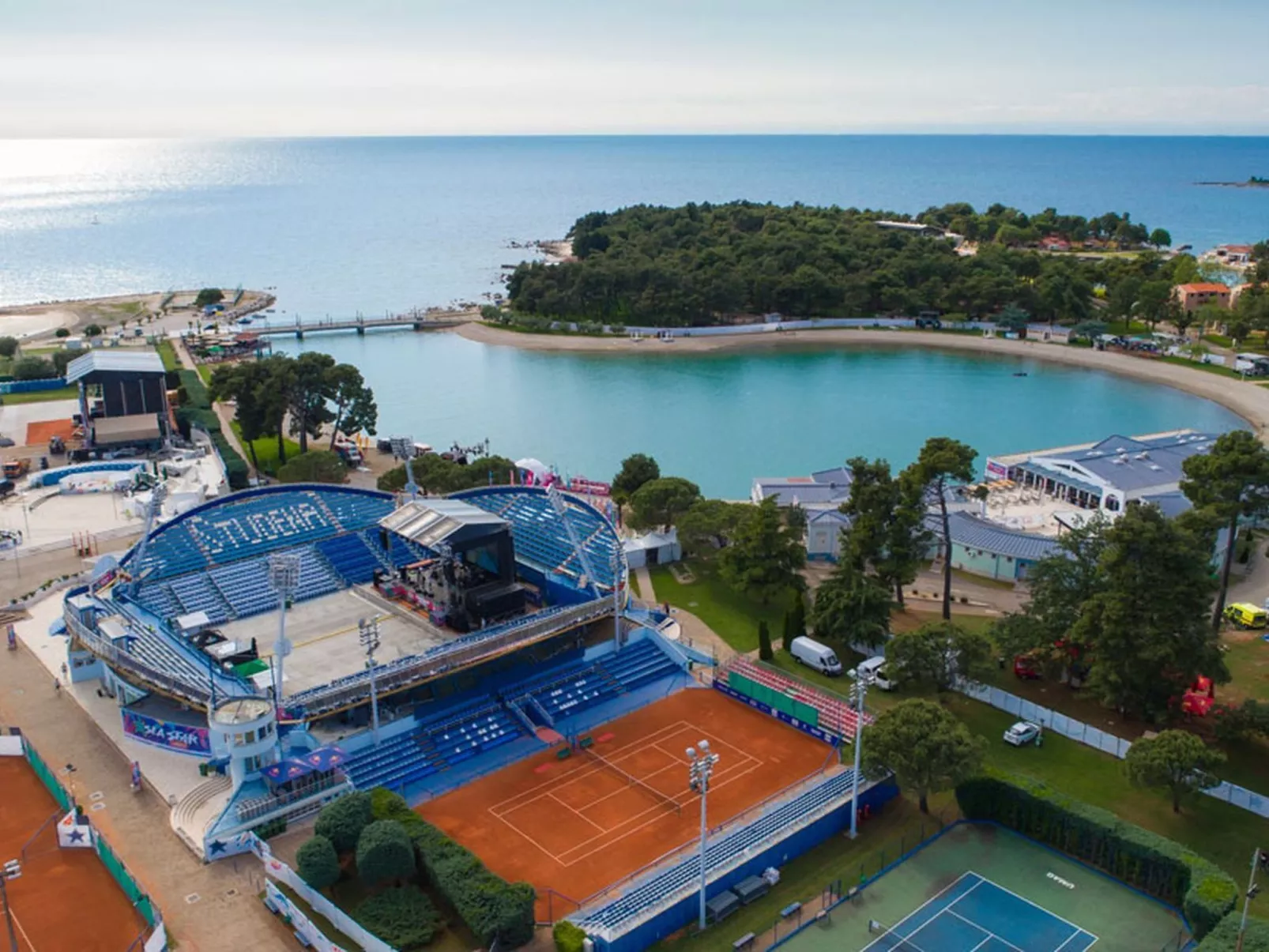 Apartment Nika 3 Umag mit Pool und Whirlpool 400 Meter vom Strand entfernt-Buiten