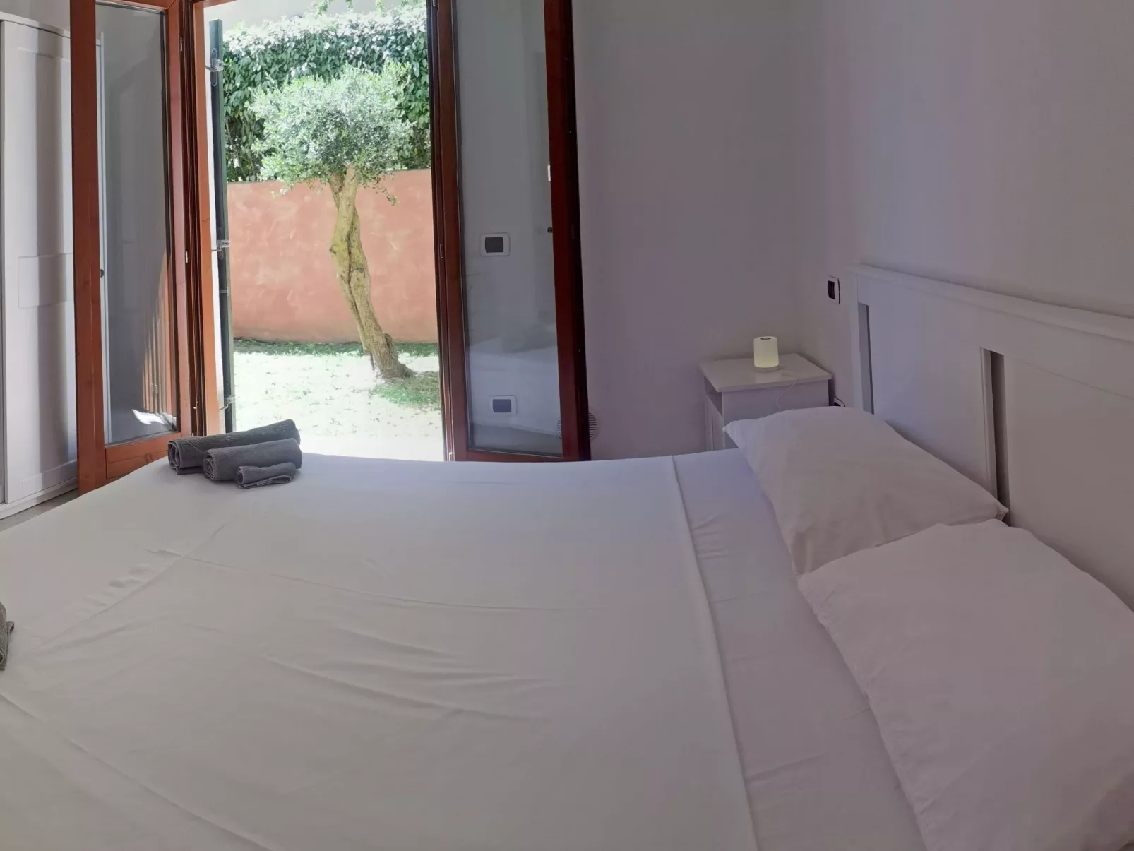 Schöne Wohnung in Residence mit Pool-Binnen