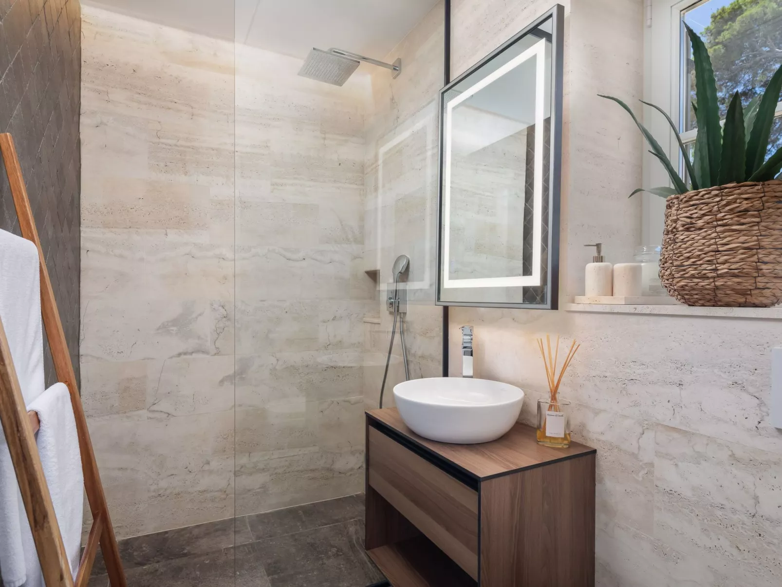 Villa L'orizzonte mit Außenküche in der Nähe von Trogir-Binnen