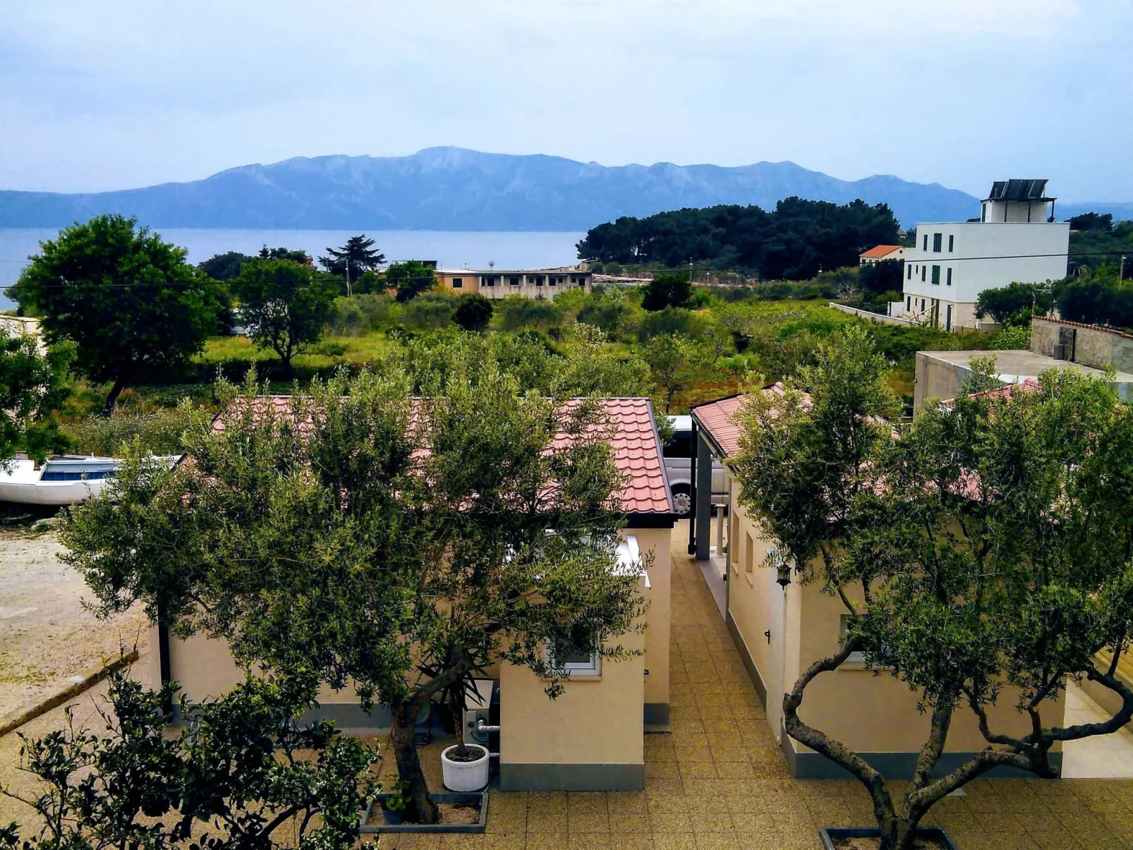 Manora Sucuraj Pool Gästehaus-Buiten