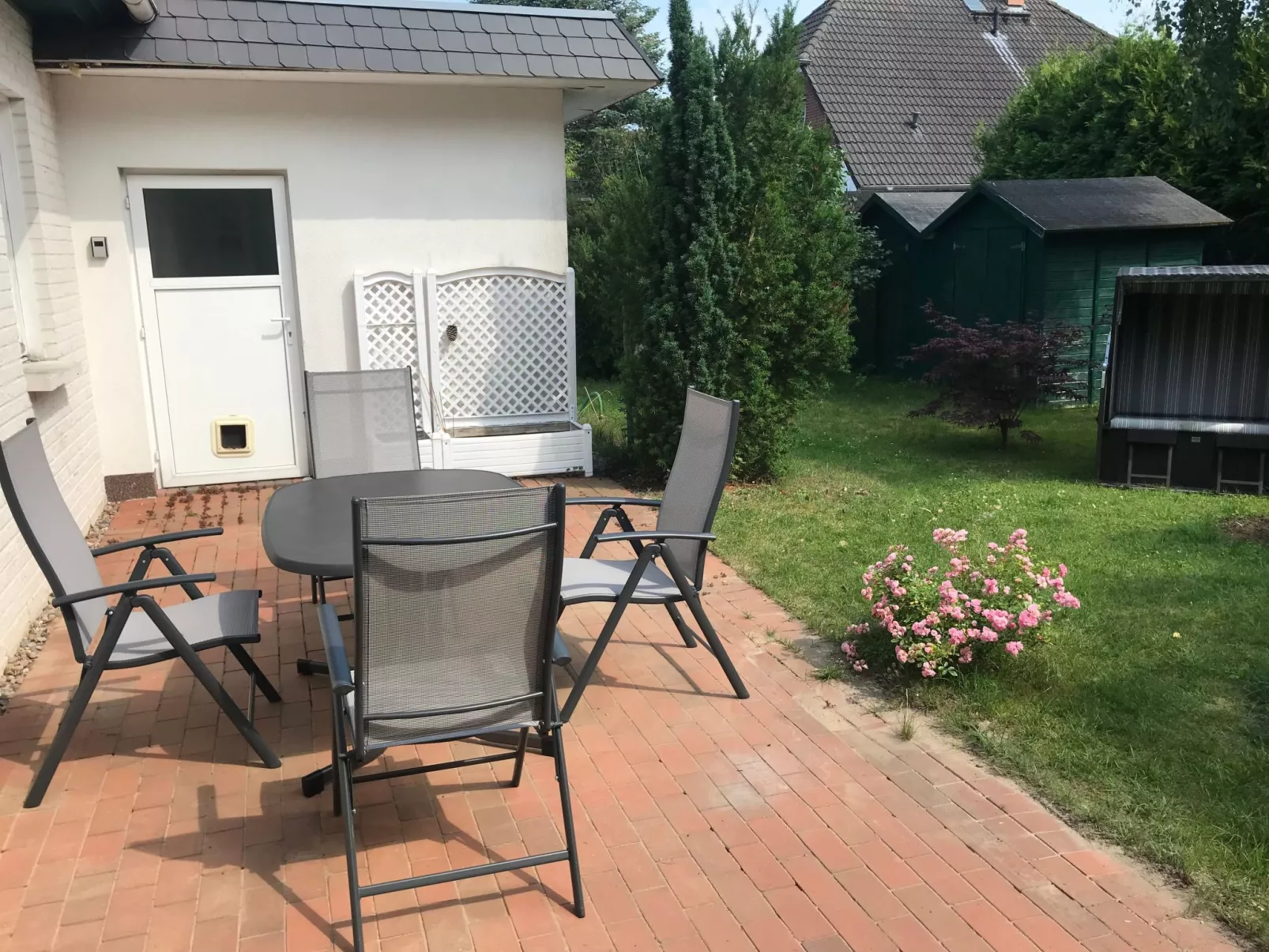 Geräumige Ferienwohnung mit eigener Terrasse-Binnen